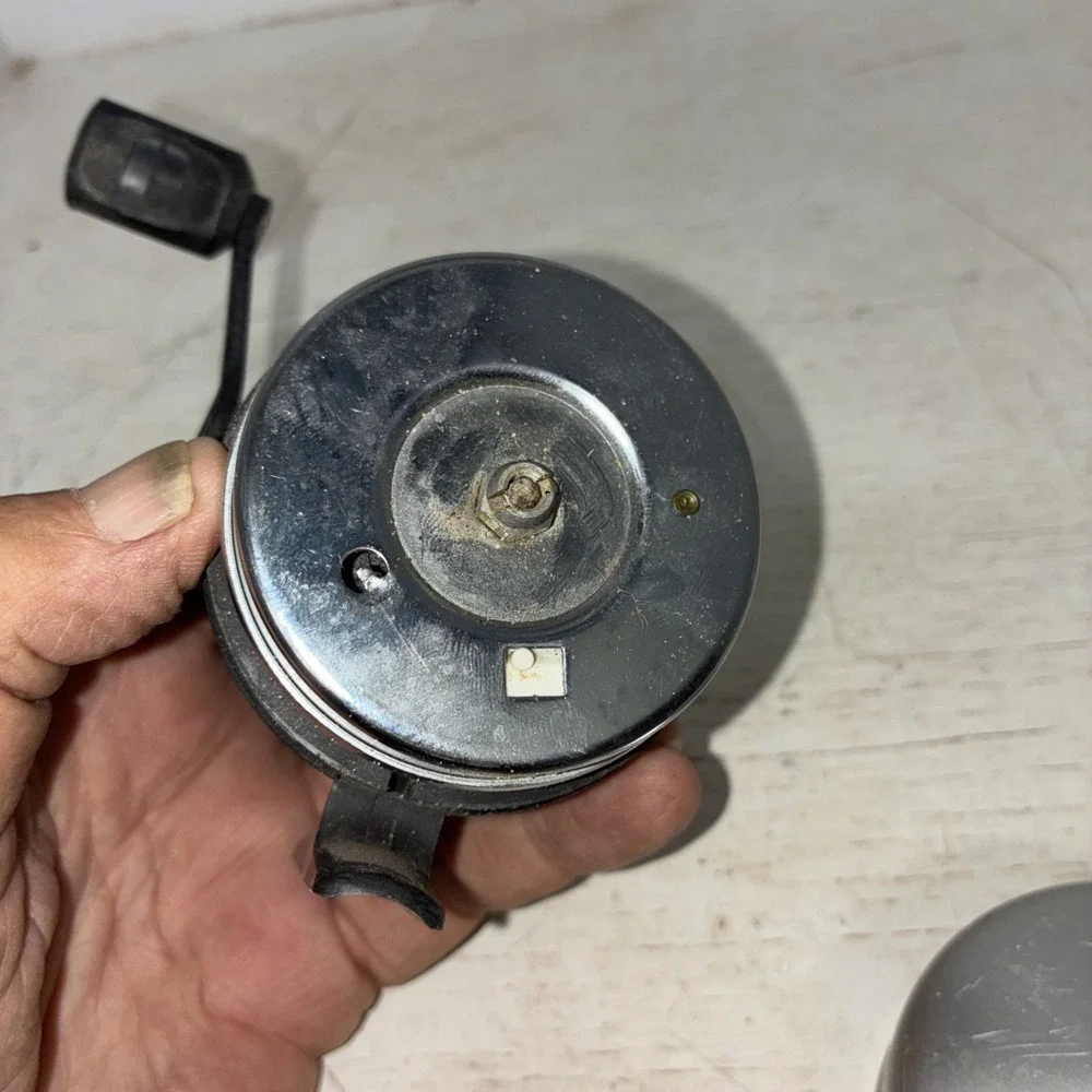 VINTAGE JOHNSON Spirit 445 SPIN CAST REEL GRAPHITE and ALUMINUM Working
